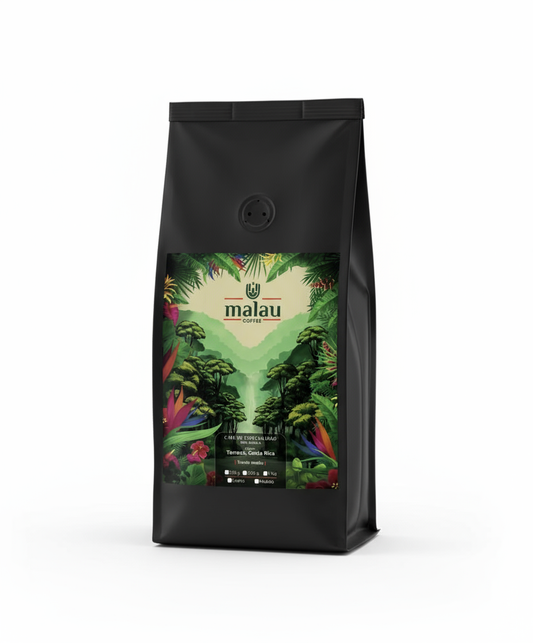 Frente bolsa Malau Coffee con etiqueta detallada.