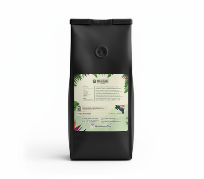 Trasero bolsa Malau Coffee con etiqueta detallada.